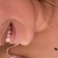 SafadinhaAnonima's Offline Chat Room