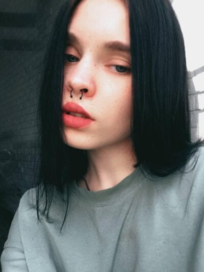 ErlineEdmands - new black hair