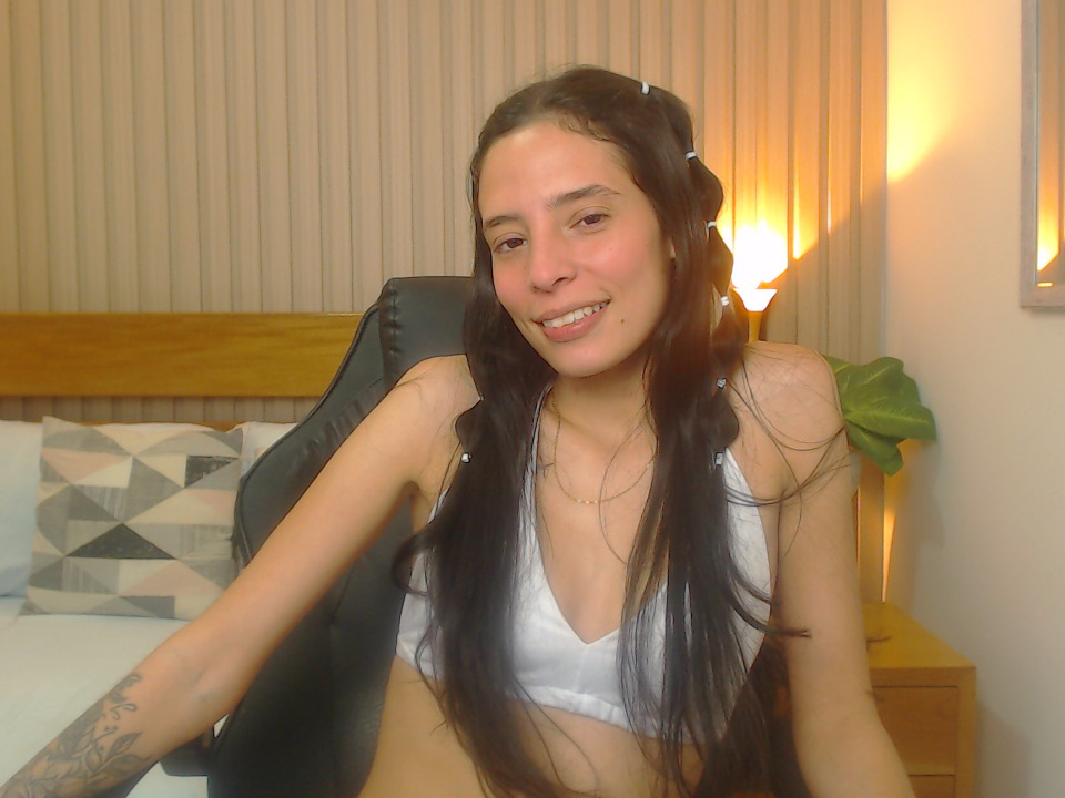 atenea_bennet's Offline XXX Chat