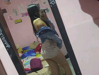 millybell Live Cam on StripChat