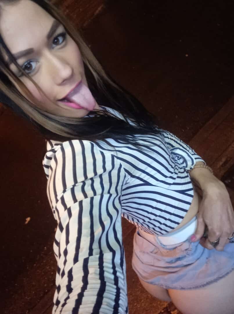 Harlyy_Hot