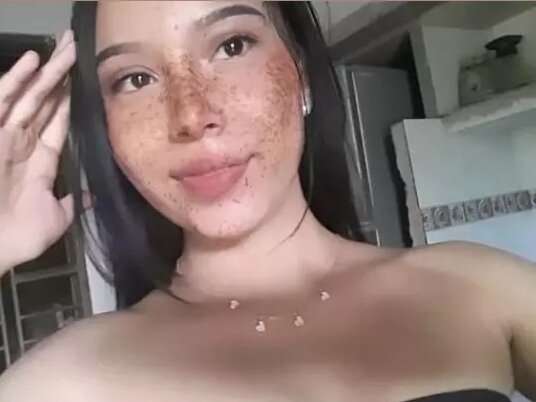 Live sex webcam photo for Isabella_gomes1 #288280887