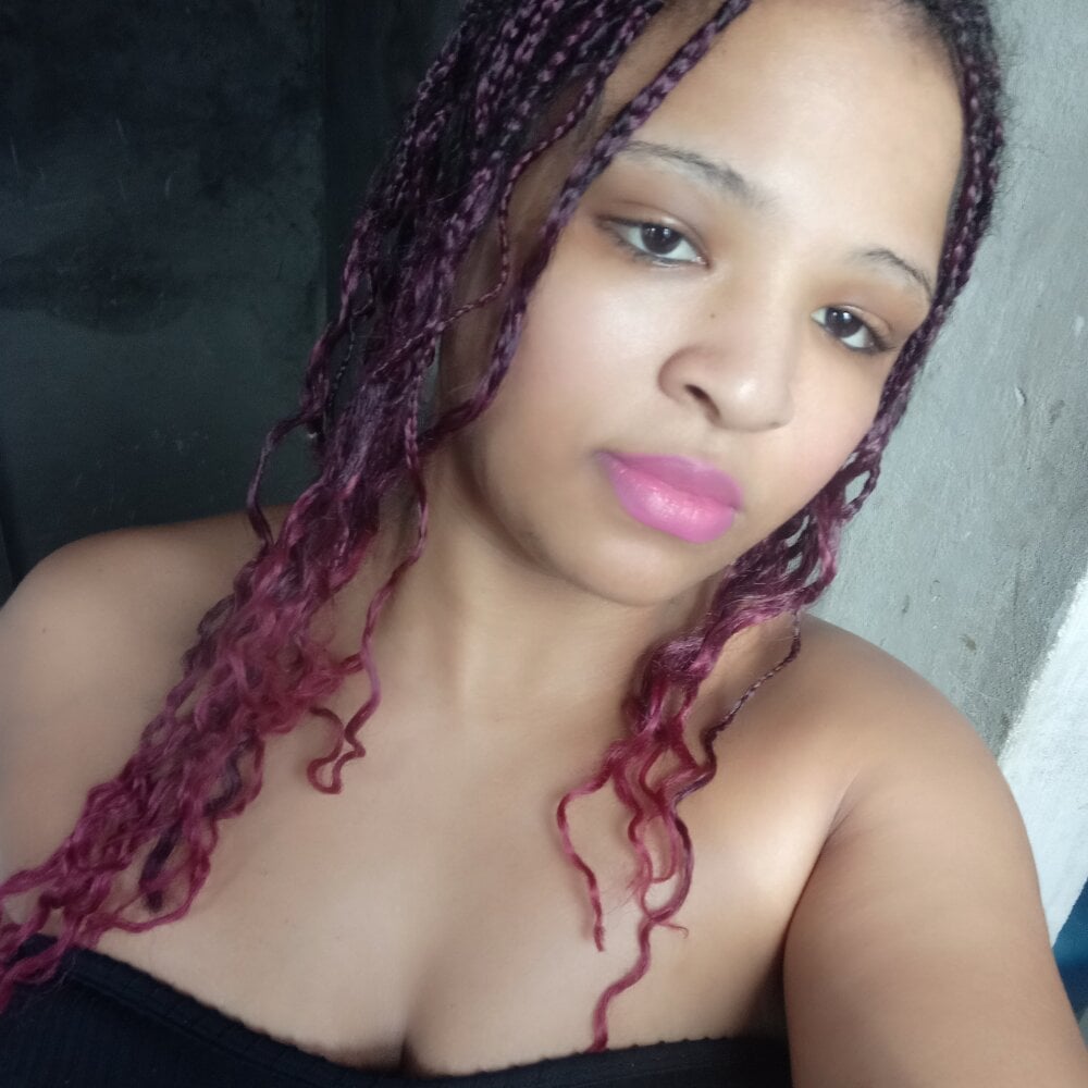 biancaferaz webcam profile - ???