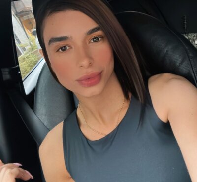 Deliciouscherry Female Young Free Webcam Striptease