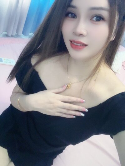 Yiyi_8123 - Stripchat Girl 