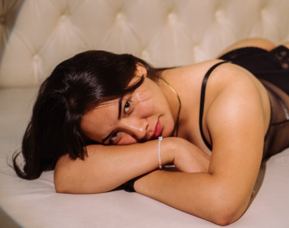 glamcambabes.com savagekittyx livesex profile in spanish cams