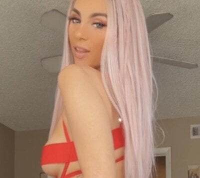 BrattyBae_xo - petite white