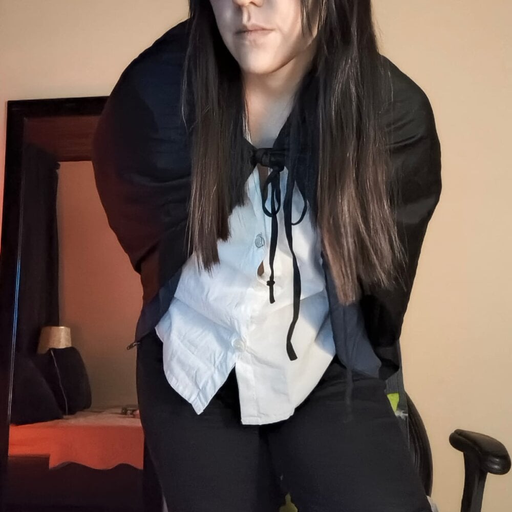 chatnmate.com donnasoto livesex profile in bisexual cams