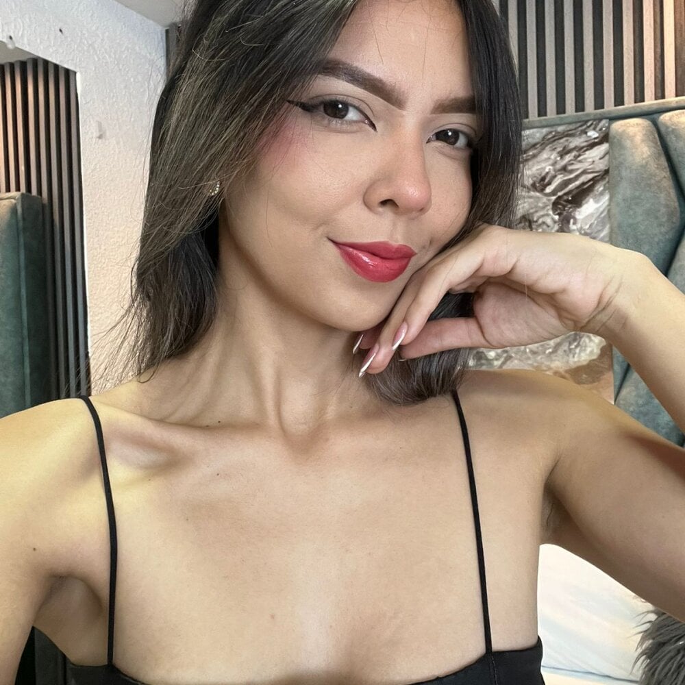 6livesex.com celestebellmontt livesex profile in greetings-from-paradise cams