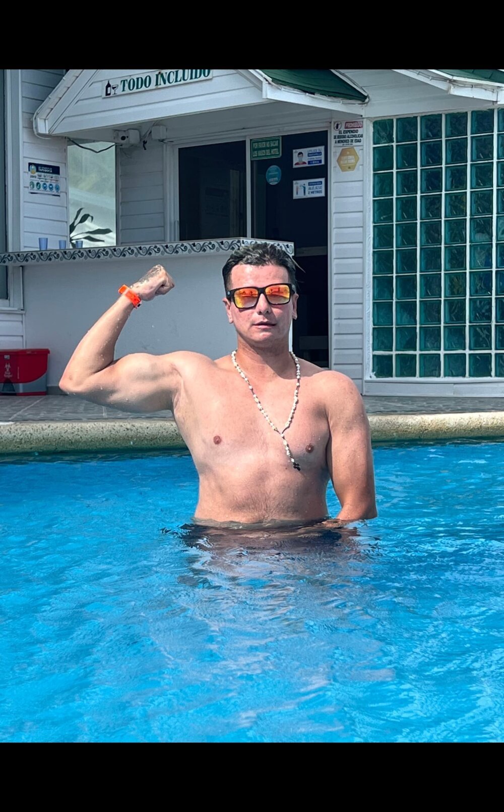 YourDreams17's Offline XXX Chat