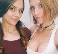 NikkiSpanks' Offline Chat Room