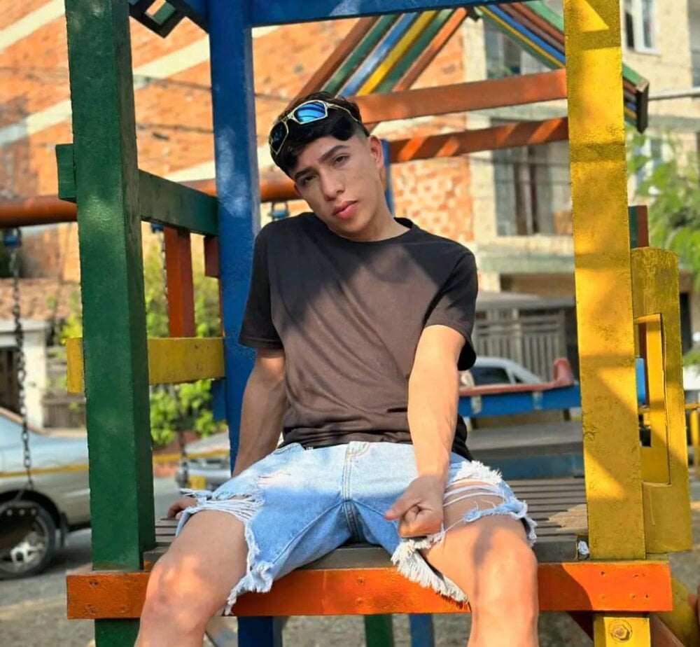 Yeismith_bigcock profile