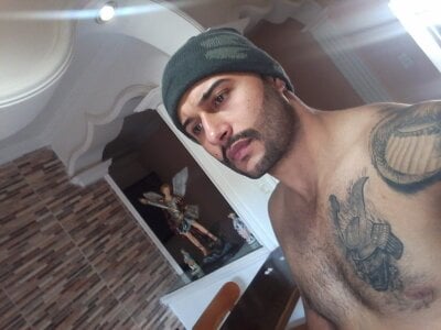 Luke__09 Male Latina Online Webcam Chat