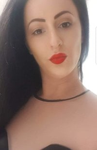 FantasyBellaXXX's Offline Chat Room