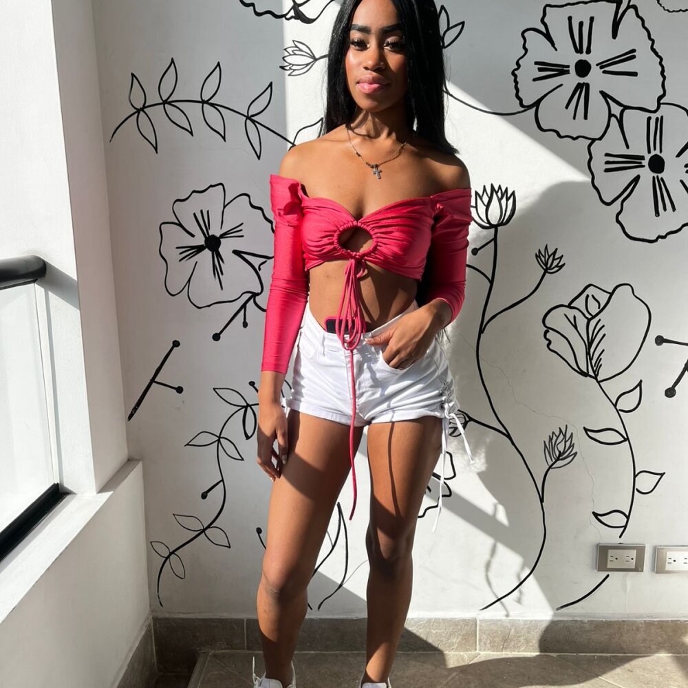 LaylaGlow profile