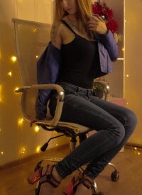 DinaQuincy's Offline Chat Room