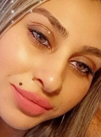 carlita444's Offline Chat Room
