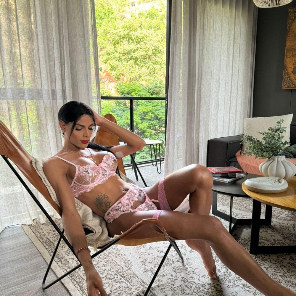 stefanya_domi from stripchat