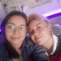 mila_y_sia69's Offline Chat Room