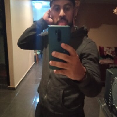 Ahlamzaimi Male Arab Webcam Striptease