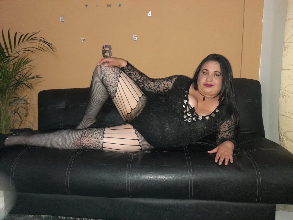 _khloe_tomson_ profile