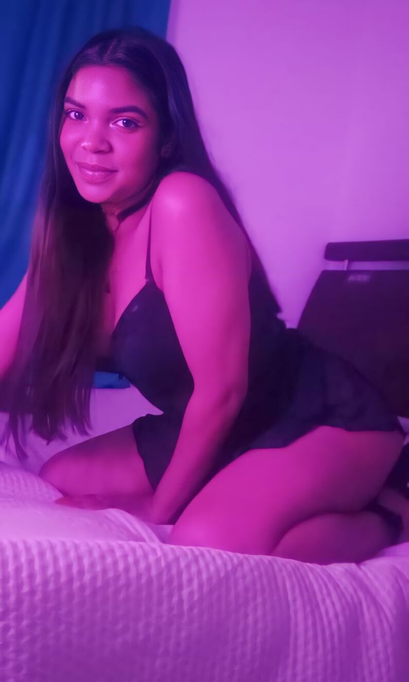 Live sex webcam photo for Rohanna__ #290054353