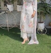 Unique_Divaa