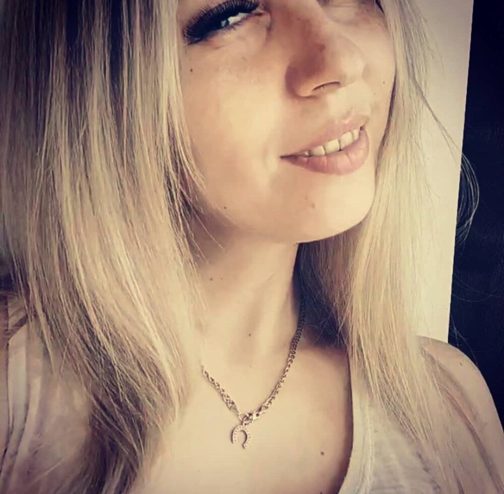 Sweet_Girlxq's Offline XXX Chat