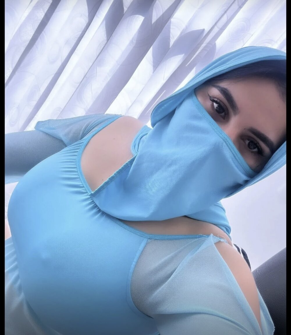 madellyn_arabic from stripchat