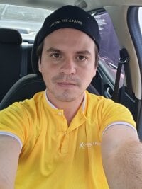 rcortez89's Offline Chat Room