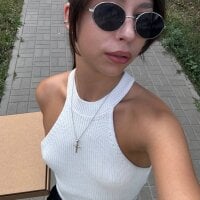 YourDreamgirlll's Offline Chat Room