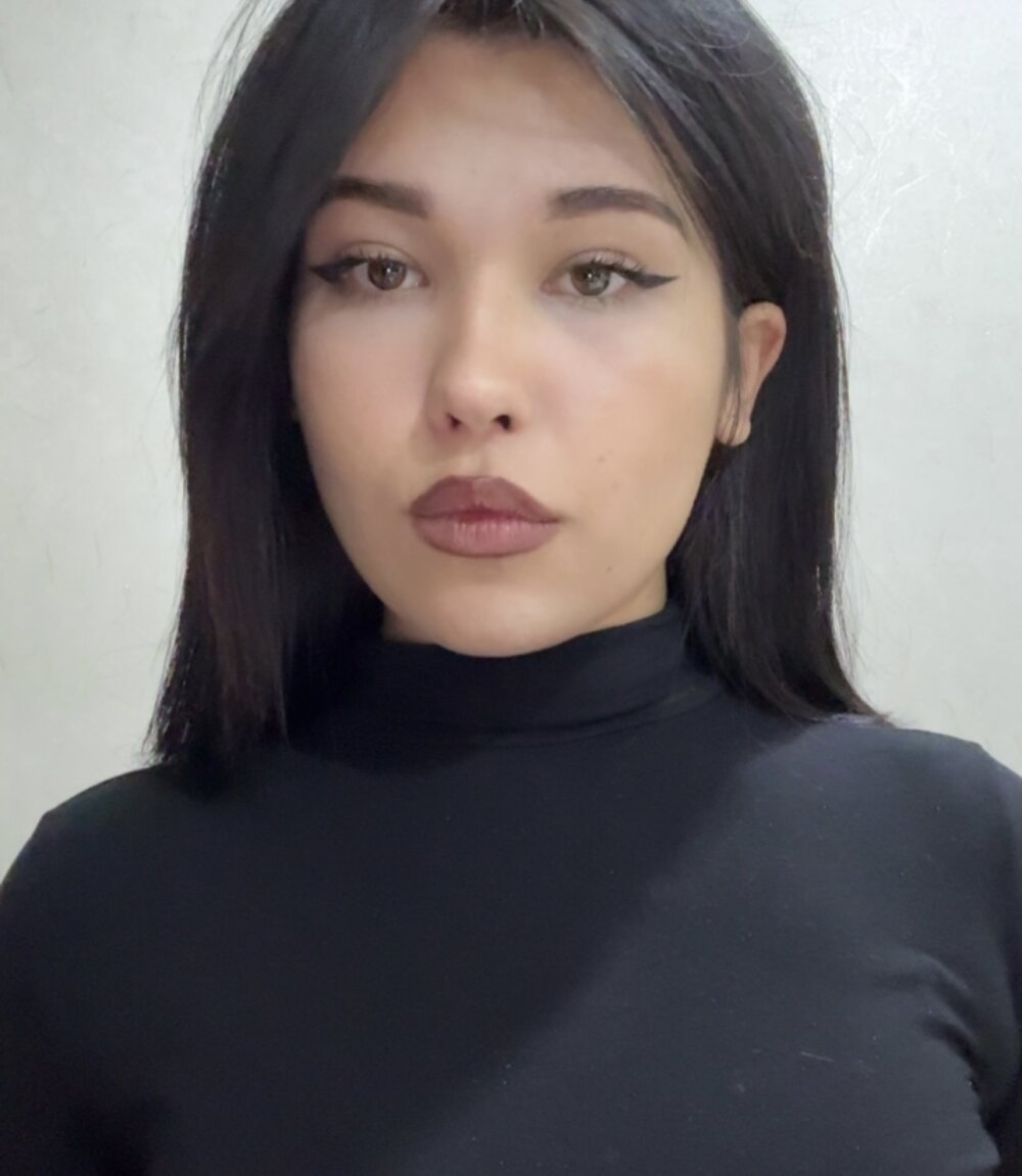 webcam-sexe.net lolamein livesex profile in ill-let-you-guess cams