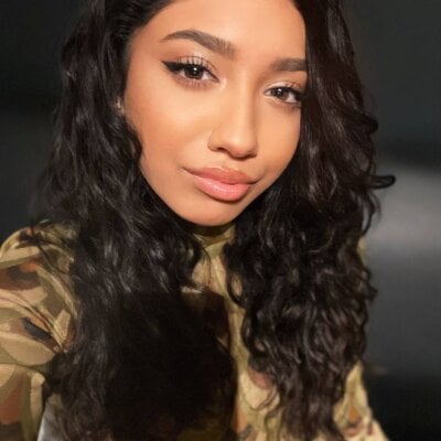 ShanaGrasser on StripChat