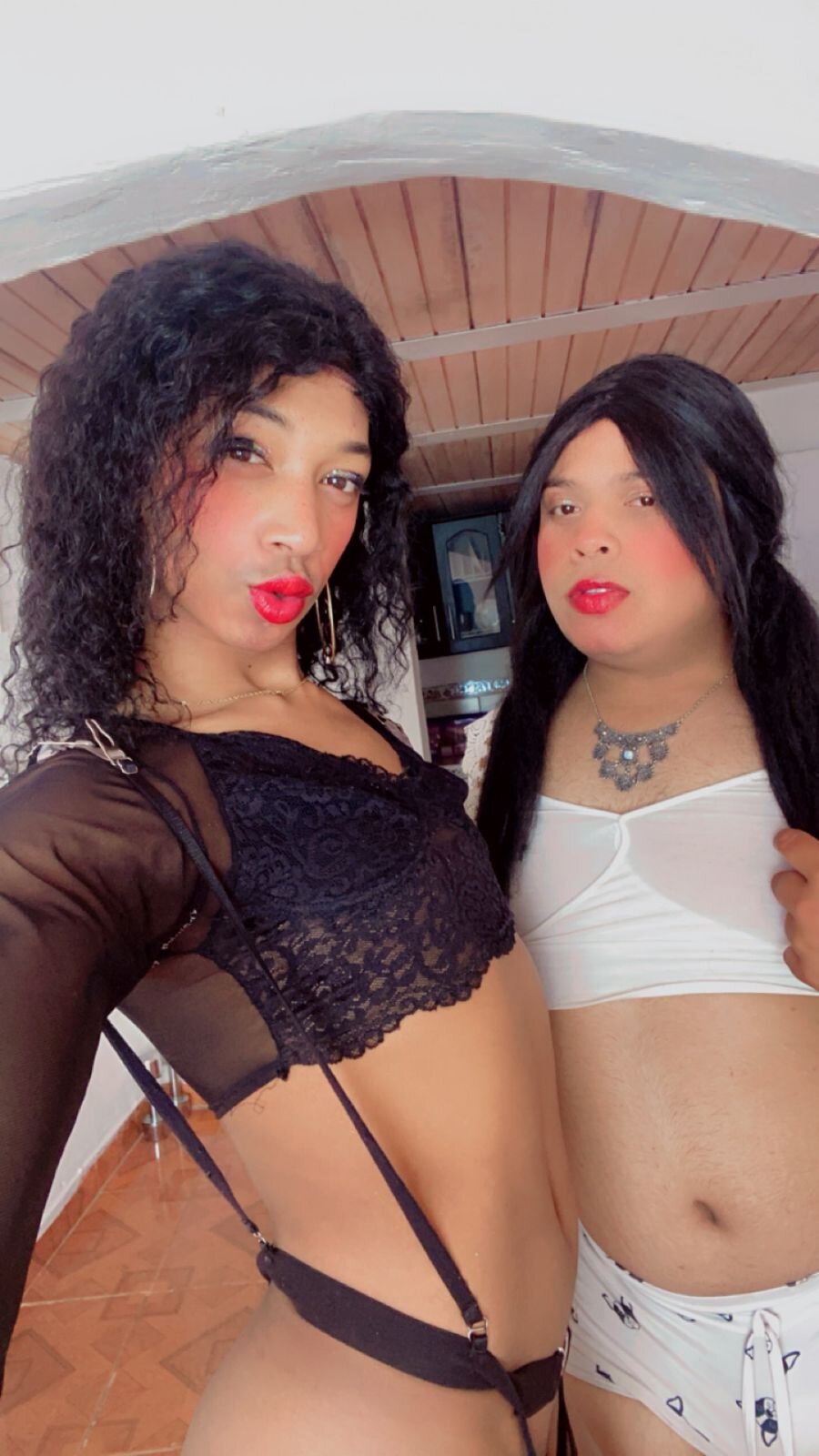 hot_maidi