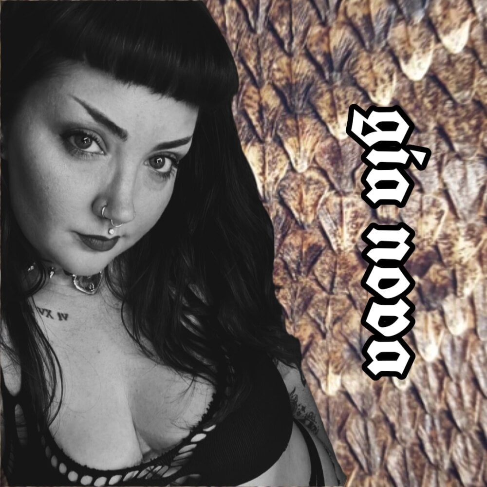 stripchat gia_nova webcam profile pic via grannylivesexcams.com