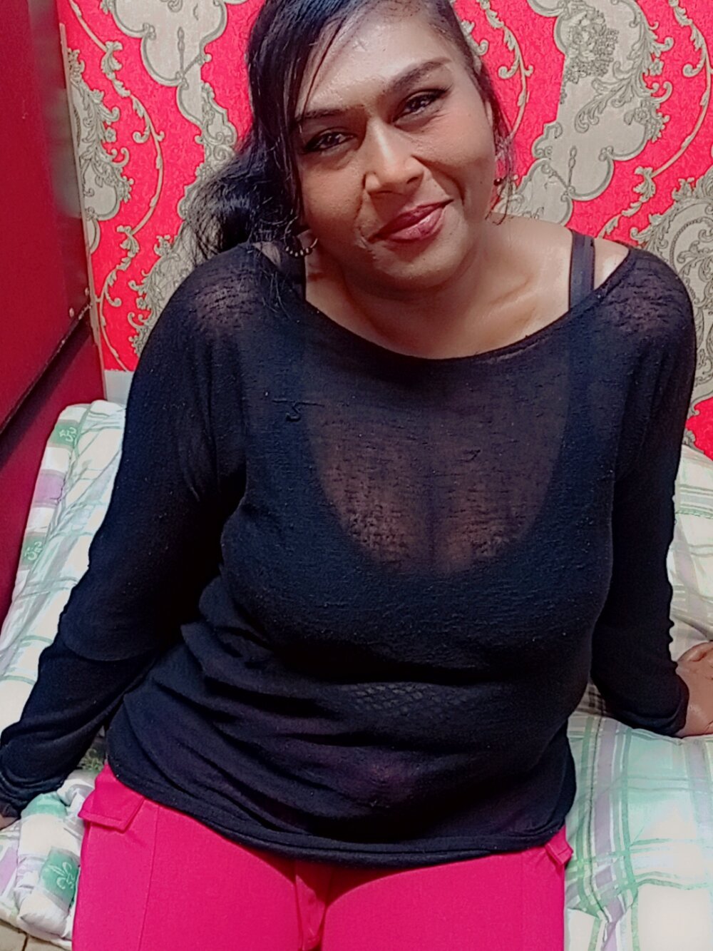 IndianDramaQueen live cam model at StripChat