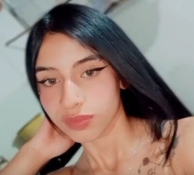 LauraFoxx_
