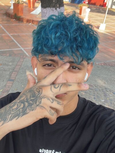santiago_19_ from stripchat