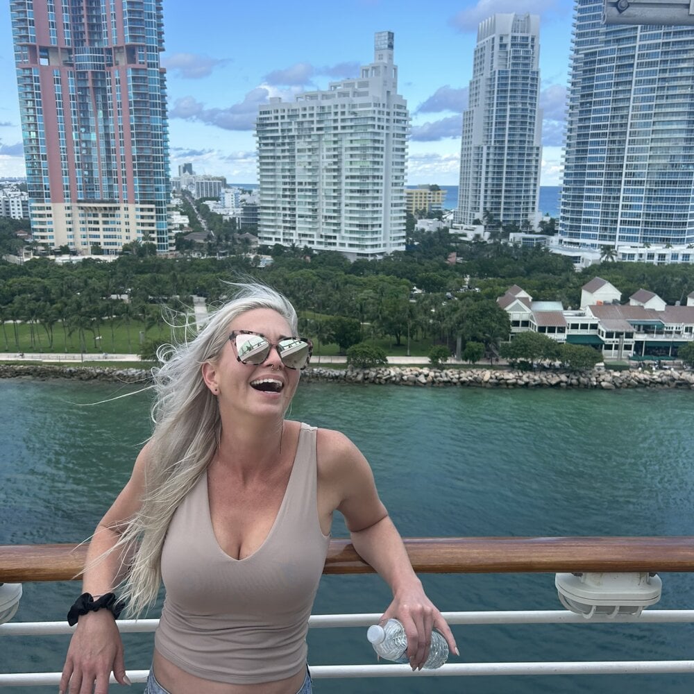 LoveMoScarlett's Offline XXX Chat