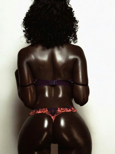 Melanin-Goddess - striptease ebony