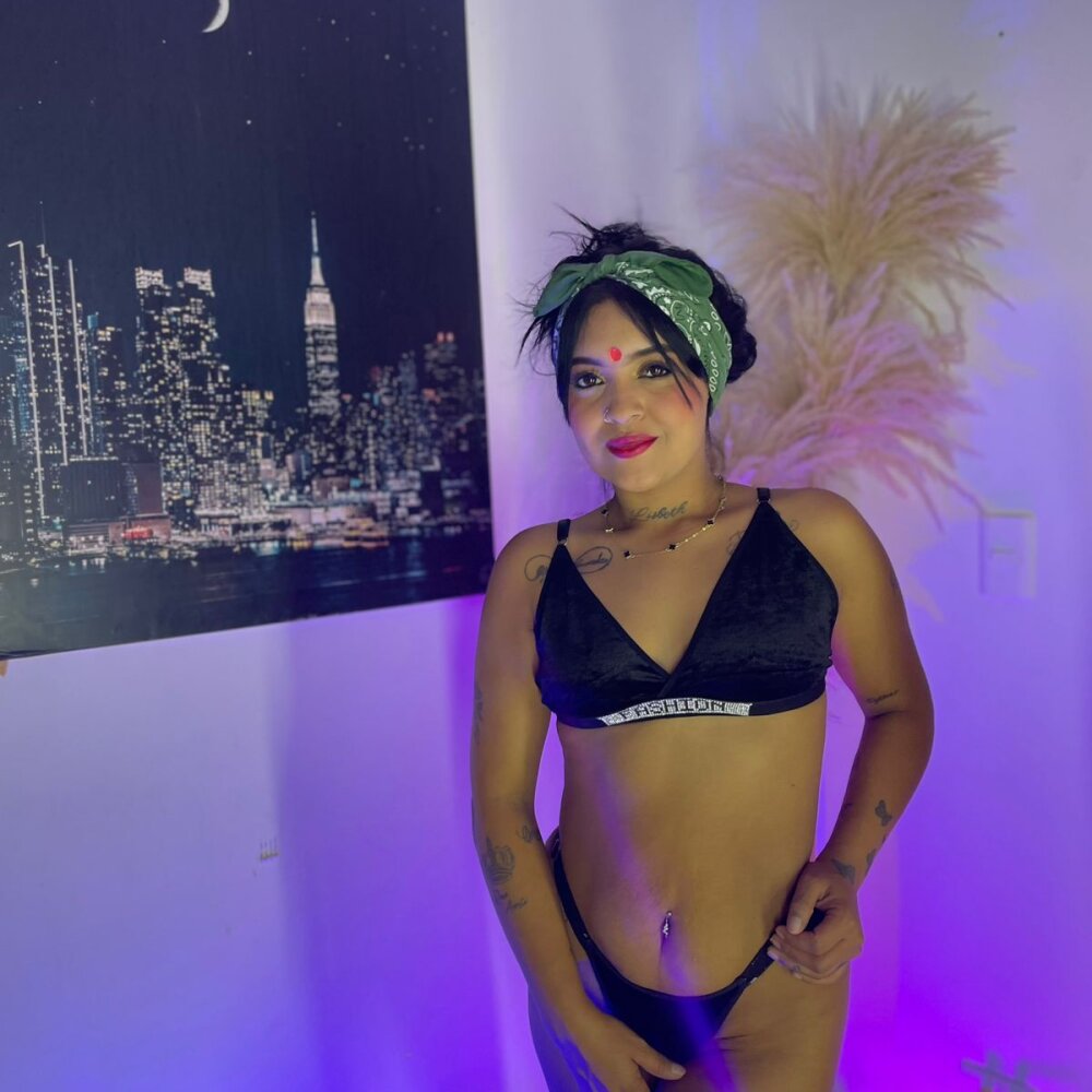 Girls_lesbian_crazy profile