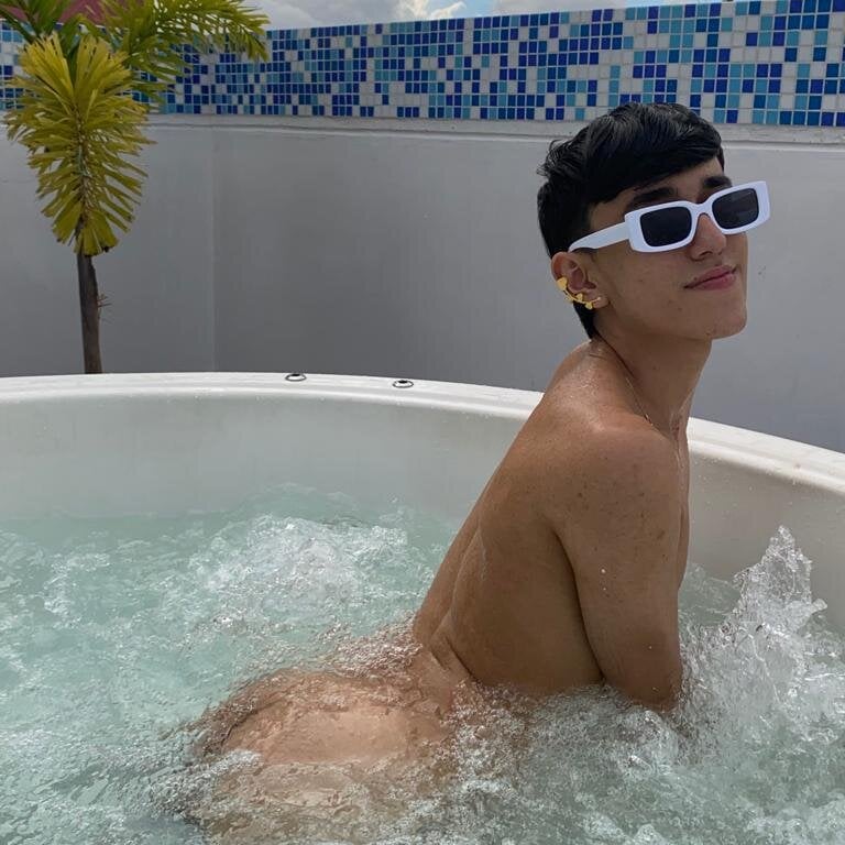 Live sex webcam photo for archieblossom #289263148