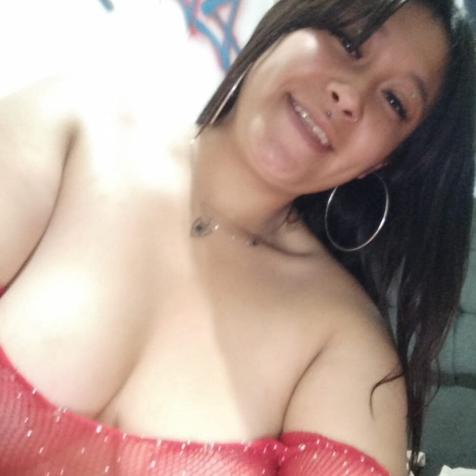 stripchat misschloee1 webcam profile pic via bestlivesexchat.com