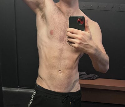 xthomasholland from stripchat