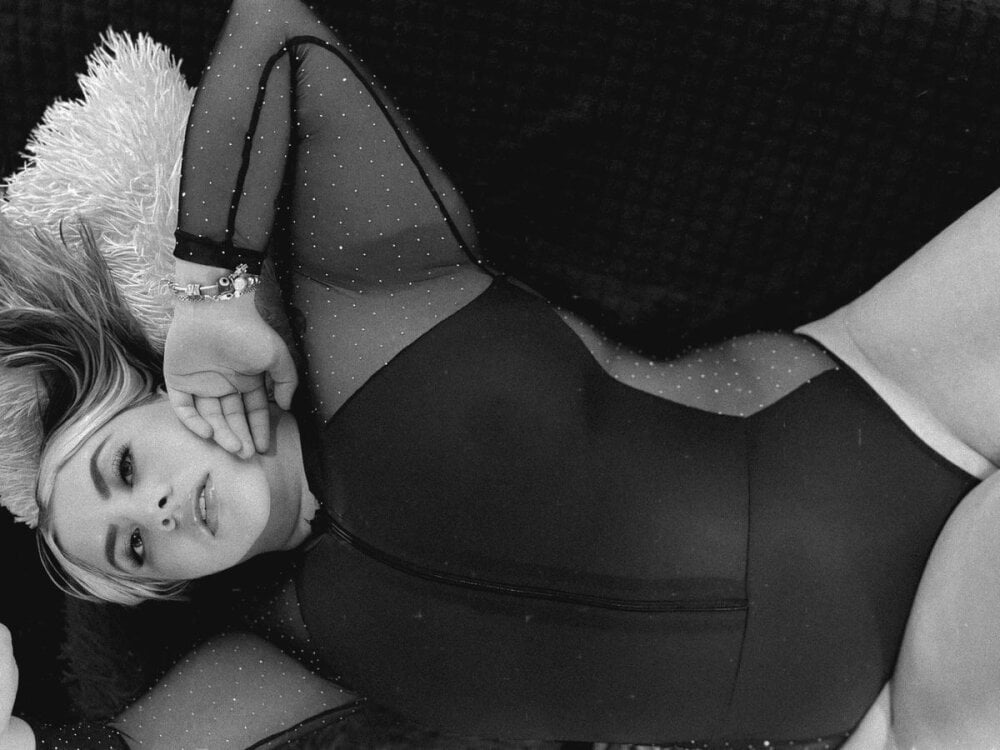 stripchat bianka_hot23 webcam profile pic via livesexasiancams.com