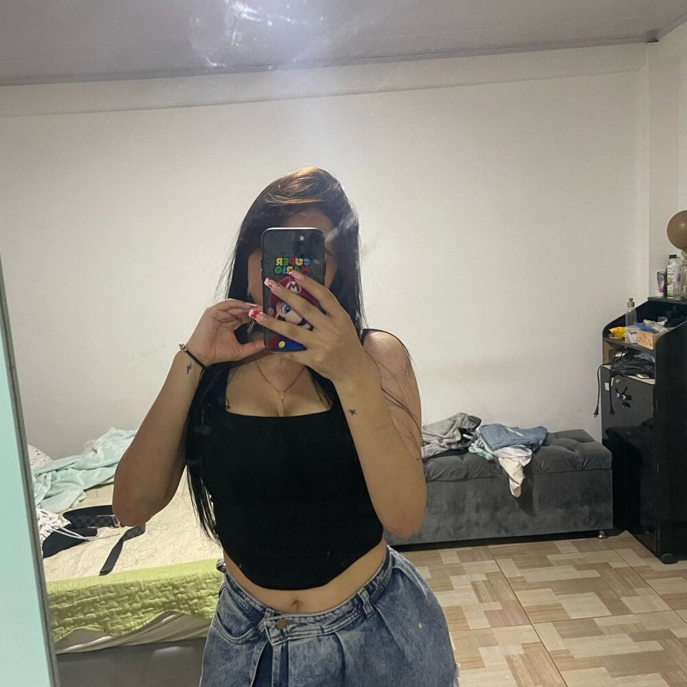 stripchat emily_nova_ webcam profile pic via livesexr.com