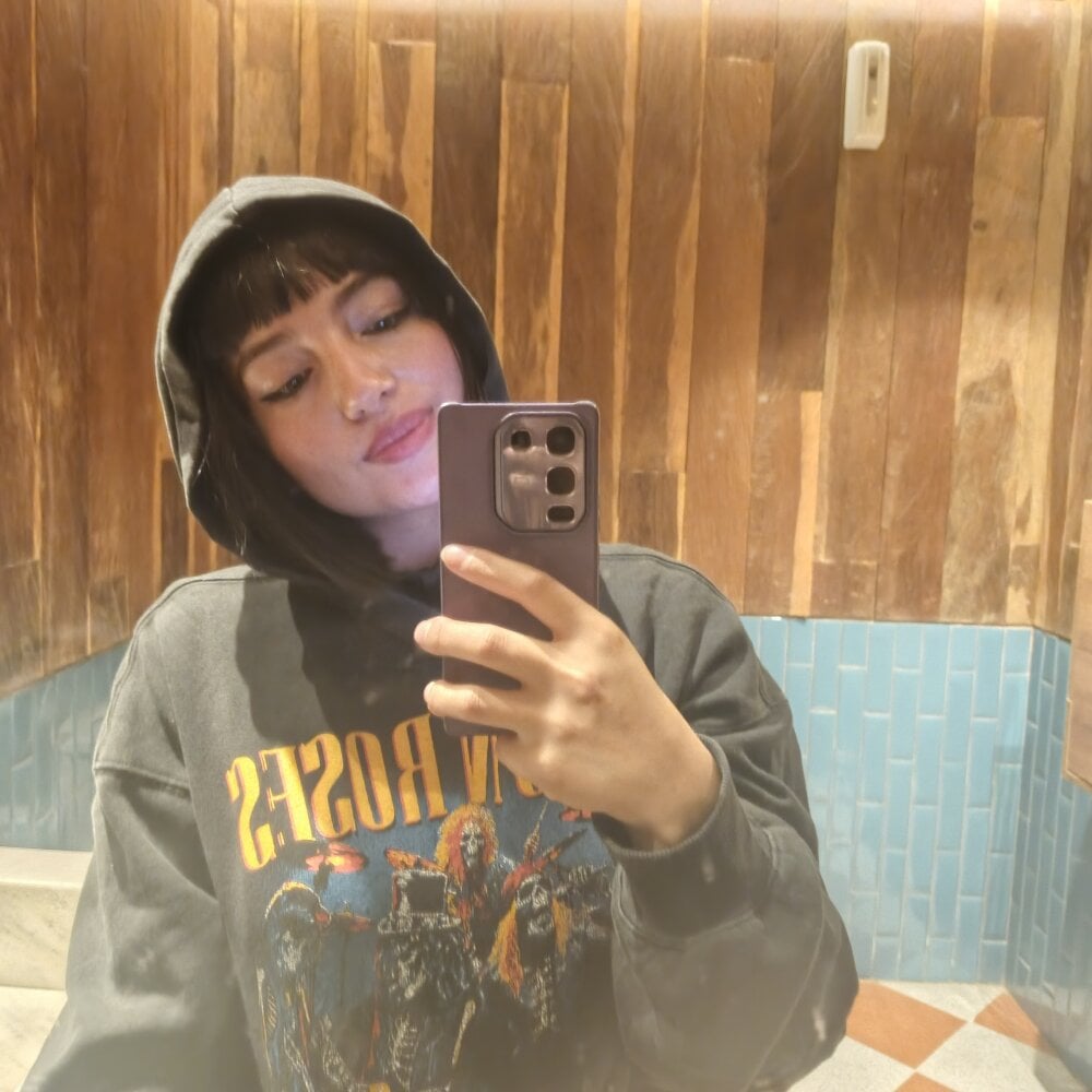 sexcams-joy.com luna_juicy livesex profile in curvy cams