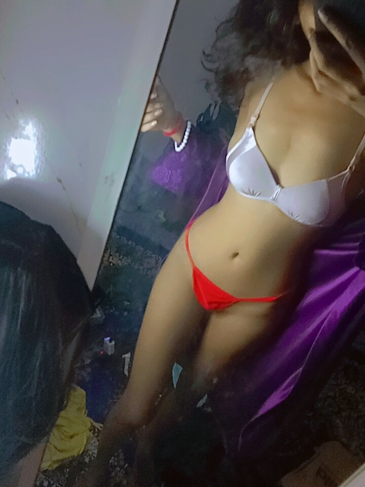 mega-camsex.net slim_girl69 livesex profile in in-the-class-room cams