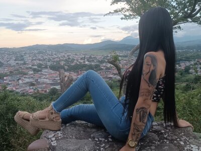 karencamila 🎻 nude show