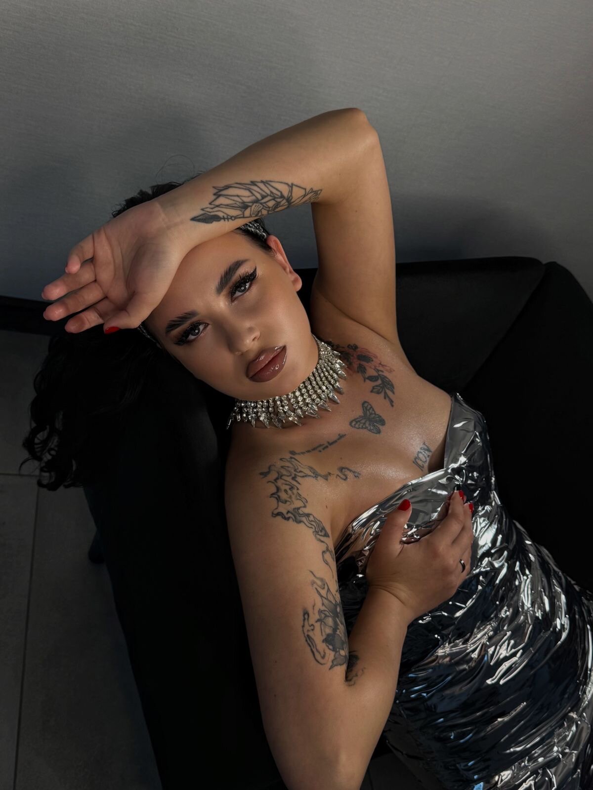 Hot_Carol_
